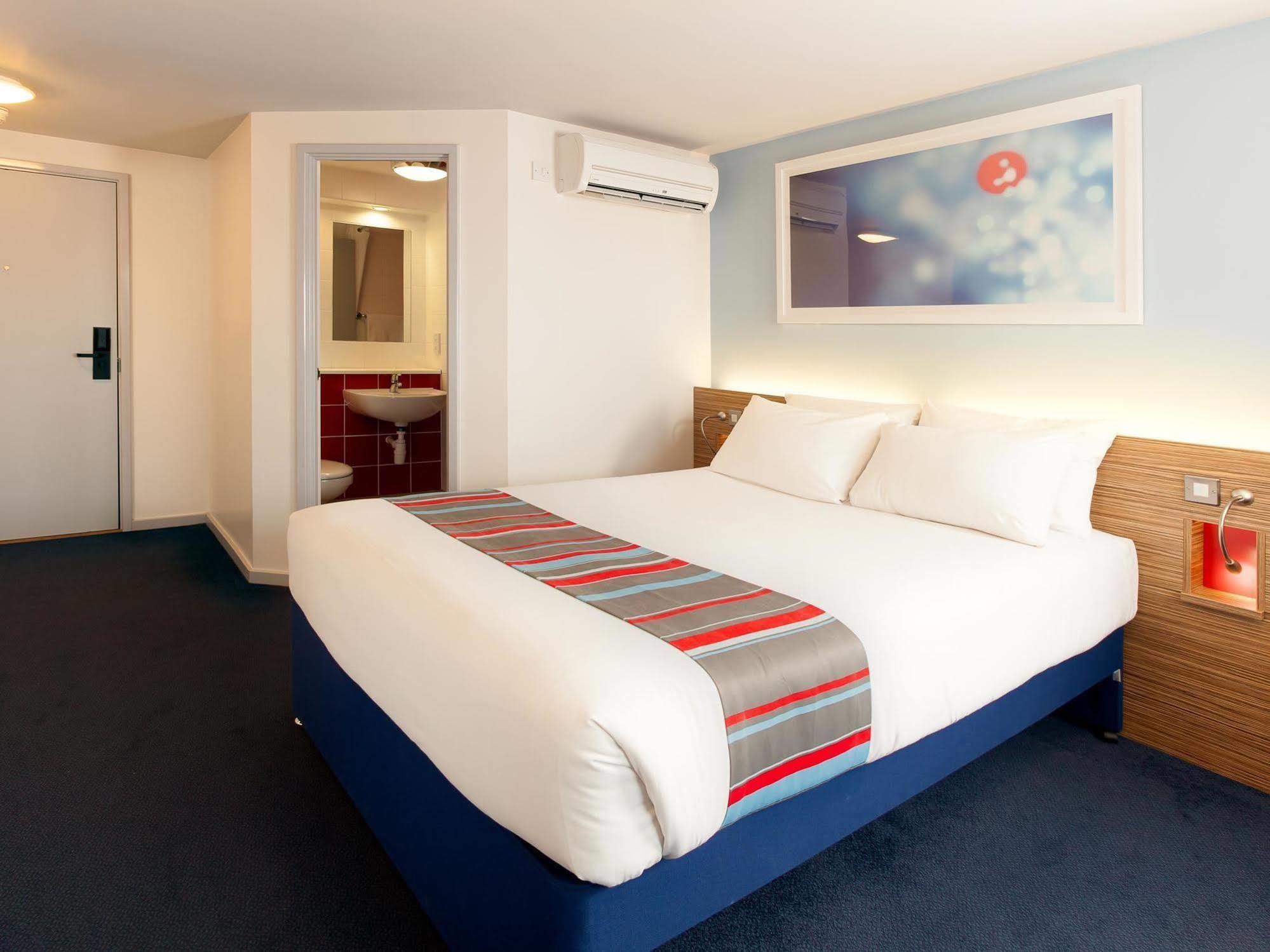 Travelodge Blackpool South Shore Exterior photo